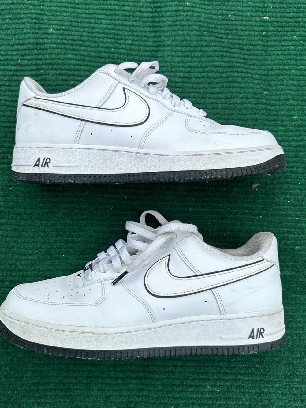 Nike Air Force 1 '07 'White Black Outline' Men’s Size 11